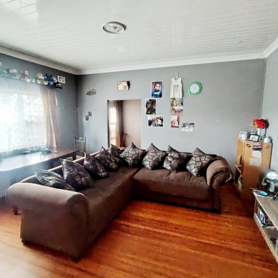 6 Bedroom Property for Sale in Highgate Eastern Cape